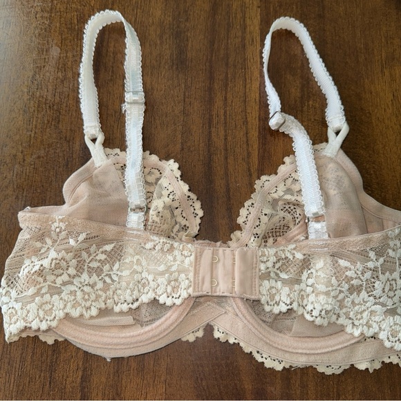 Wacoal Women's Sz 32D Embrace Lace Embroidered Underwire Bra 65191 Tan & Ivory - Picture 5 of 8